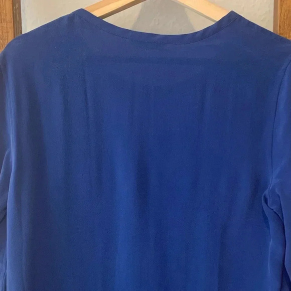 EQUIPMENT FEMME NWT Liam Laser Cut Nautical Blue Silk Tee Shirt Top Blouse - Picture 4 of 6